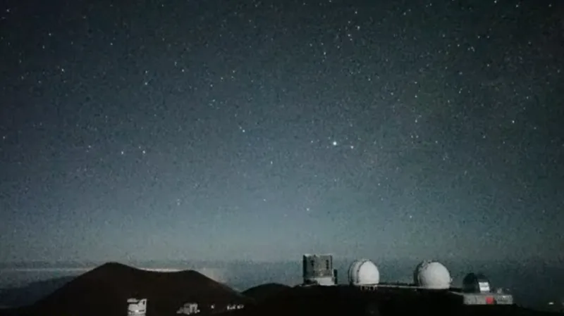 Reading Universiteti olimlari NASA uchun Keck teleskopi yordamida Yupiterning masofaviy suratlarini olishmoqda