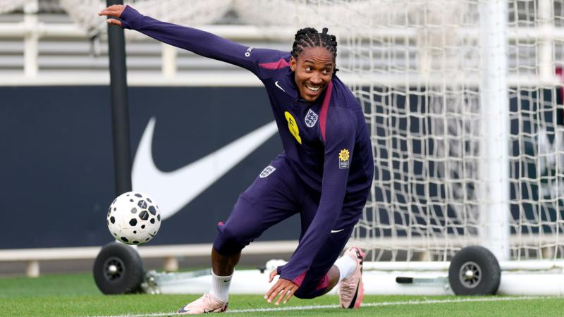 Джед Спенс надеется, что его дебют первым мусульманином в сборной Англии вдохновит других