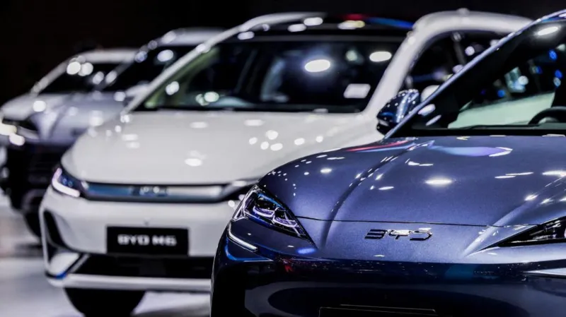 Акции BYD упали: ценовая война на рынке электромобилей снижает прибыль