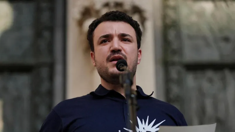 US Immigration Judge Orders Deportation of Palestinian Activist Mahmoud Khalil