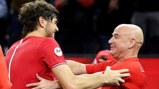 Тейлор Фриц приносит победу сборной Мира над командой Европы на Кубке Лэйвера