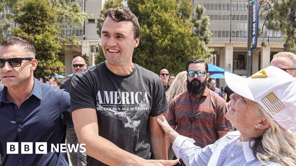 Подозреваемый в убийстве Чарли Кирка оставил признание под клавиатурой, заявляют прокуроры