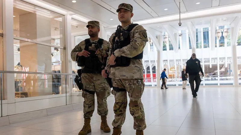 Усилены меры безопасности для Трампа и других политиков в связи с розыском убийцы Чарли Кирка