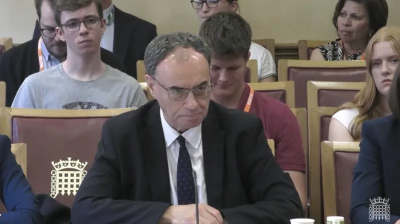 Банк Англии выразил серьёзную обеспокоенность угрозами независимости ФРС США