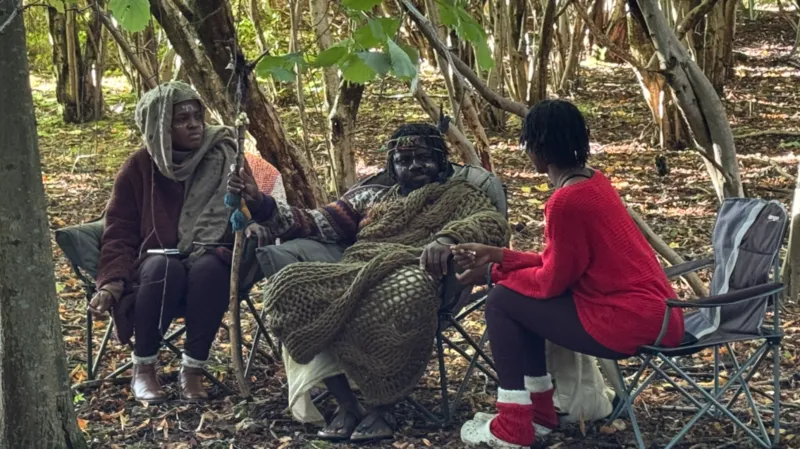 «Африканское племя» переместилось через забор после выселения из леса под Джедберо