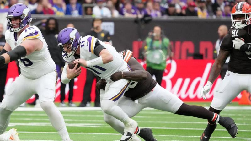 NFL London natijalari: Minnesota Vikings Cleveland Browns ustidan so'nggi daqiqada 21-17 g'alaba qozondi