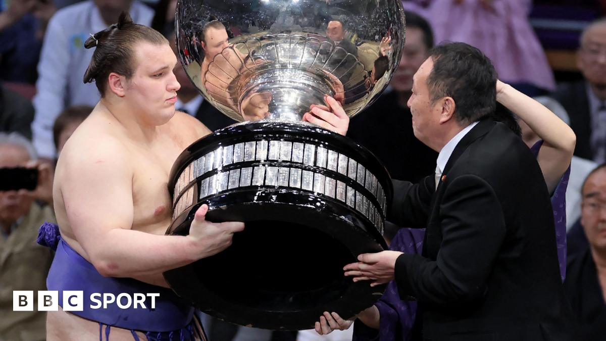 Ukrainian refugee Aonishiki wins top sumo title in Japan, eyes rapid rise to Ozeki