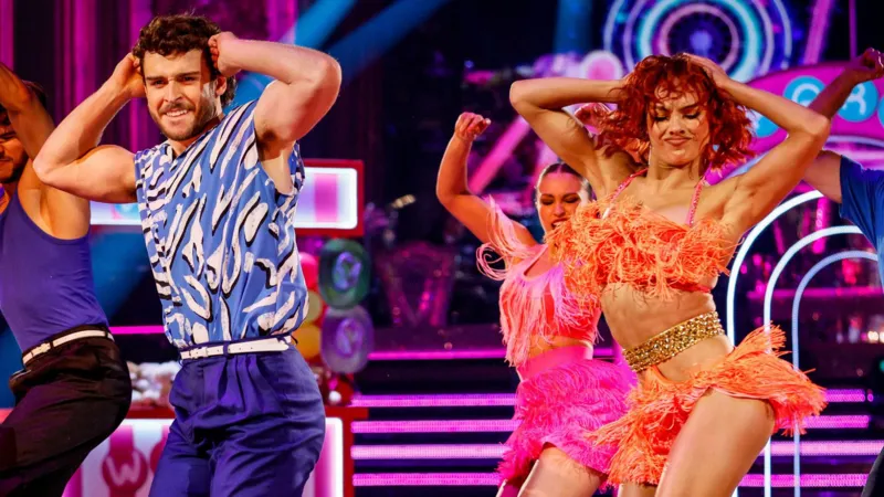 Strictly Come Dancing: Jorj Klarkning salsa muvaffaqiyati va hiplar