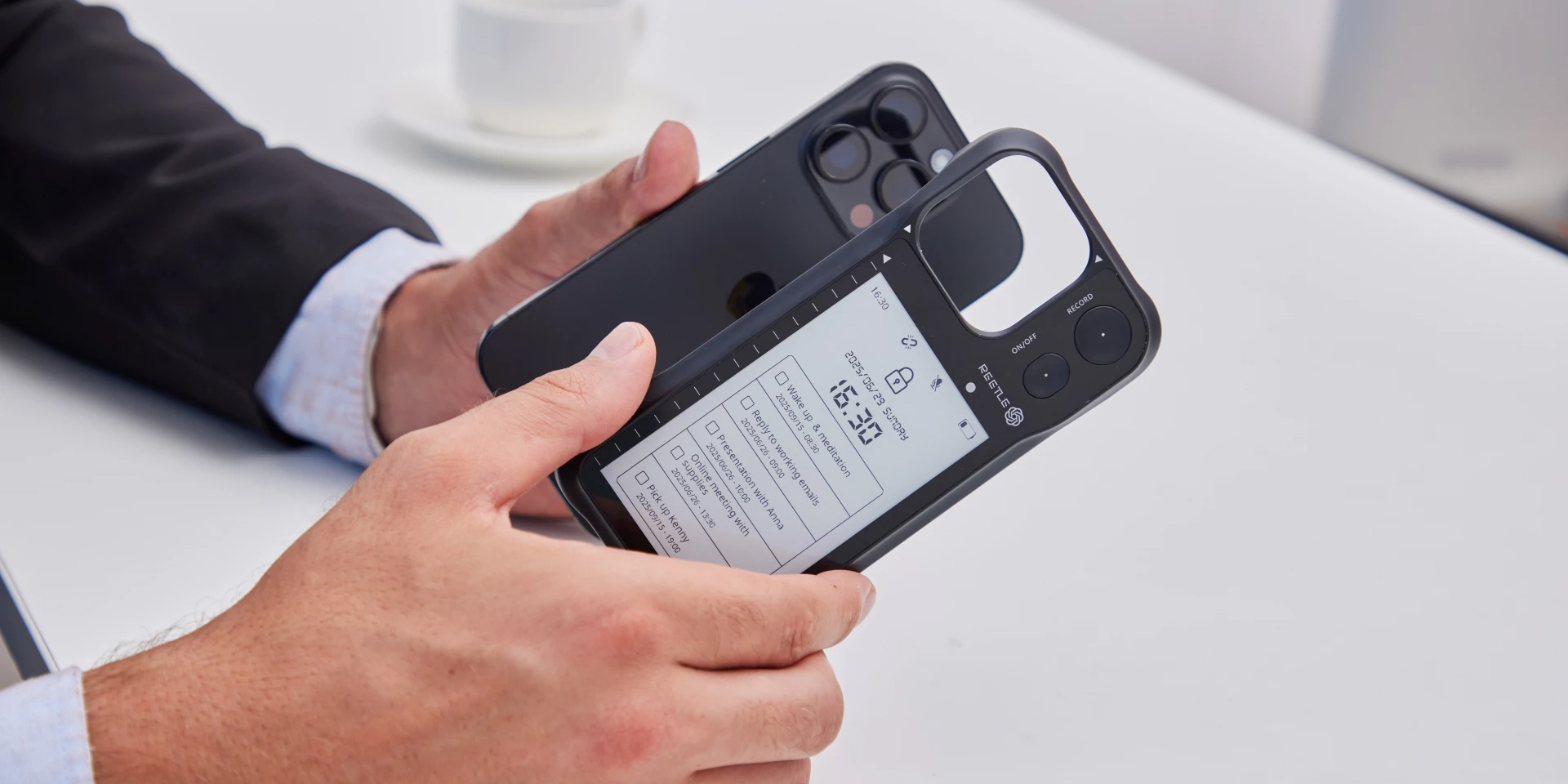 SmartInk I: iPhone uchun E-Ink ekranli qopqoqlik va ovoz yozuvchi