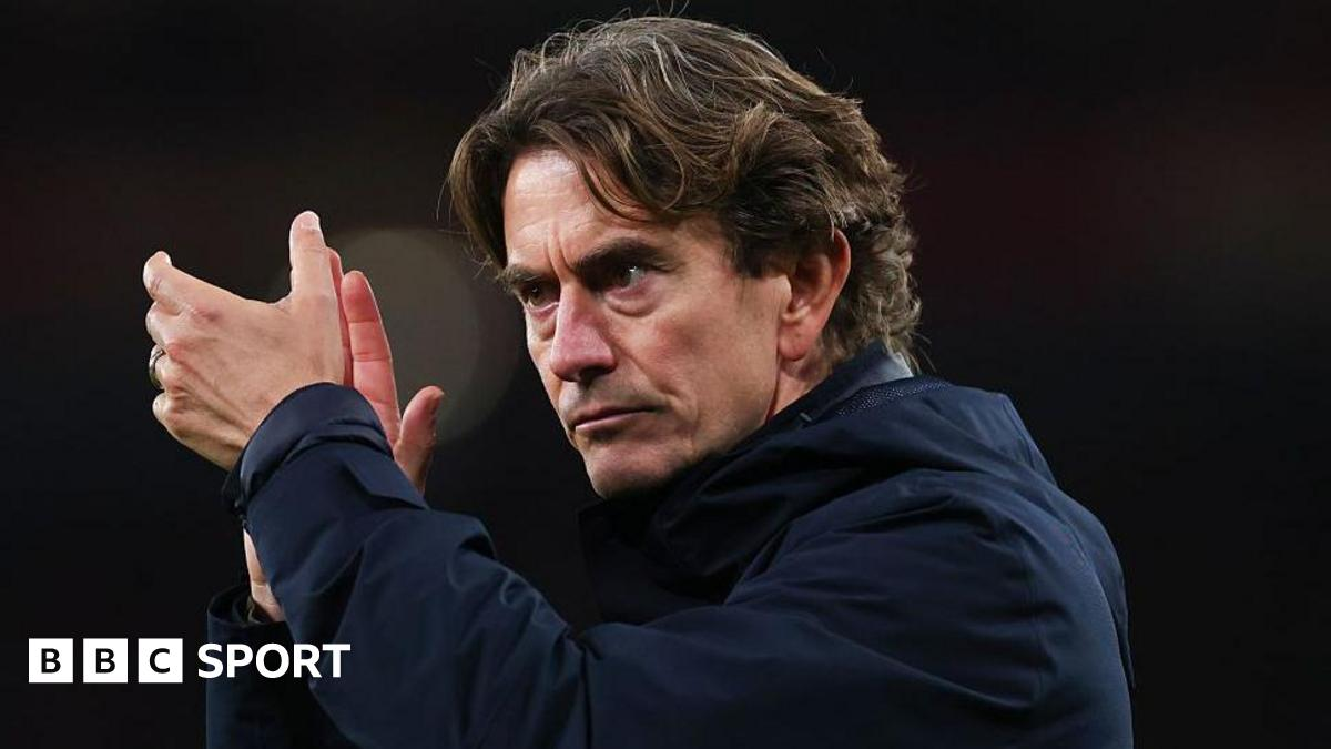 «Больно и без борьбы» — Спурс приносит извинения после поражения в дерби против Арсенала