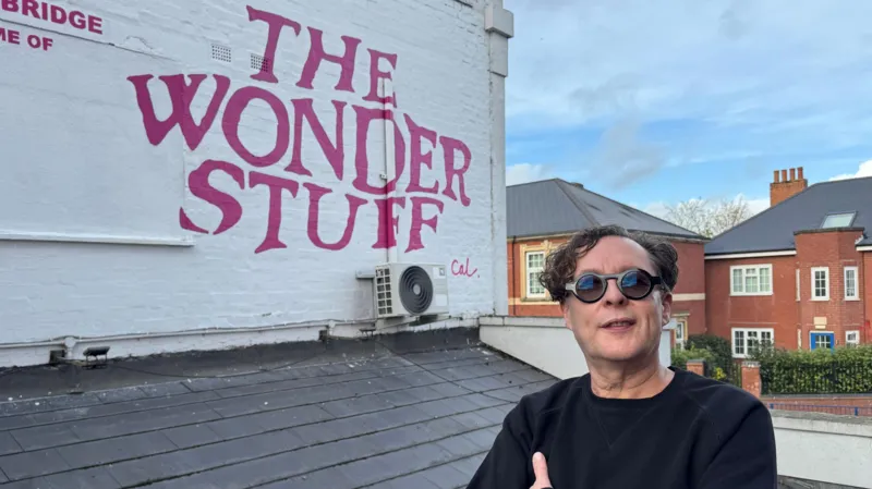 Stourbridge murals celebrate 1980s bands The Wonder Stuff, Ned's Atomic Dustbin and PWEI, drawing fans from across the UK