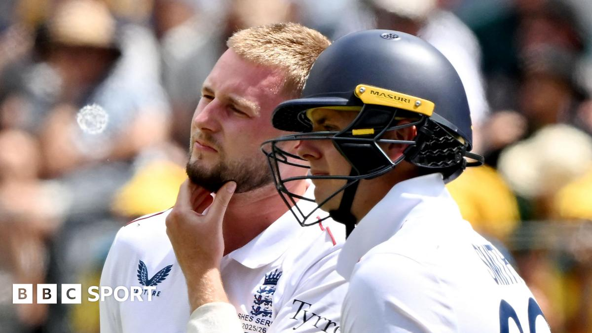 Ashes 2025-26: Smith dismissed on DRS in Perth as controversy erupts