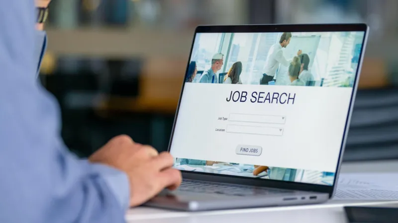 Как бороться с «пустыми» вакансиями и ложными объявлениями на рынке труда