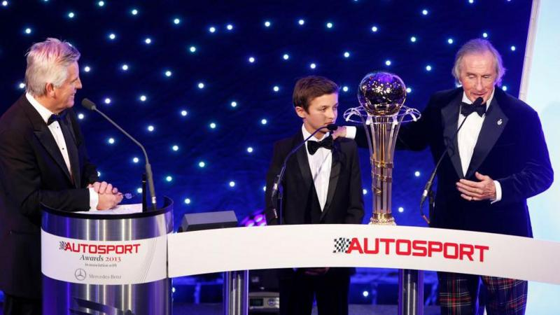 14 yoshda Lando Norris uchrashuvlaridan oldin uch xonali musiqa sovg‘asini qabul qilmoqda