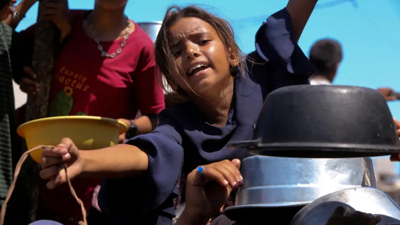 UN Says Gaza Food Aid Improves, But 100,000 Remain in Catastrophic Hunger