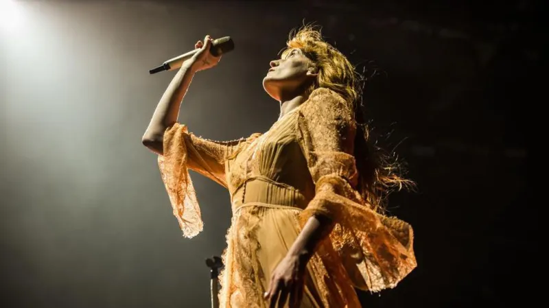 Florence Welch on stage