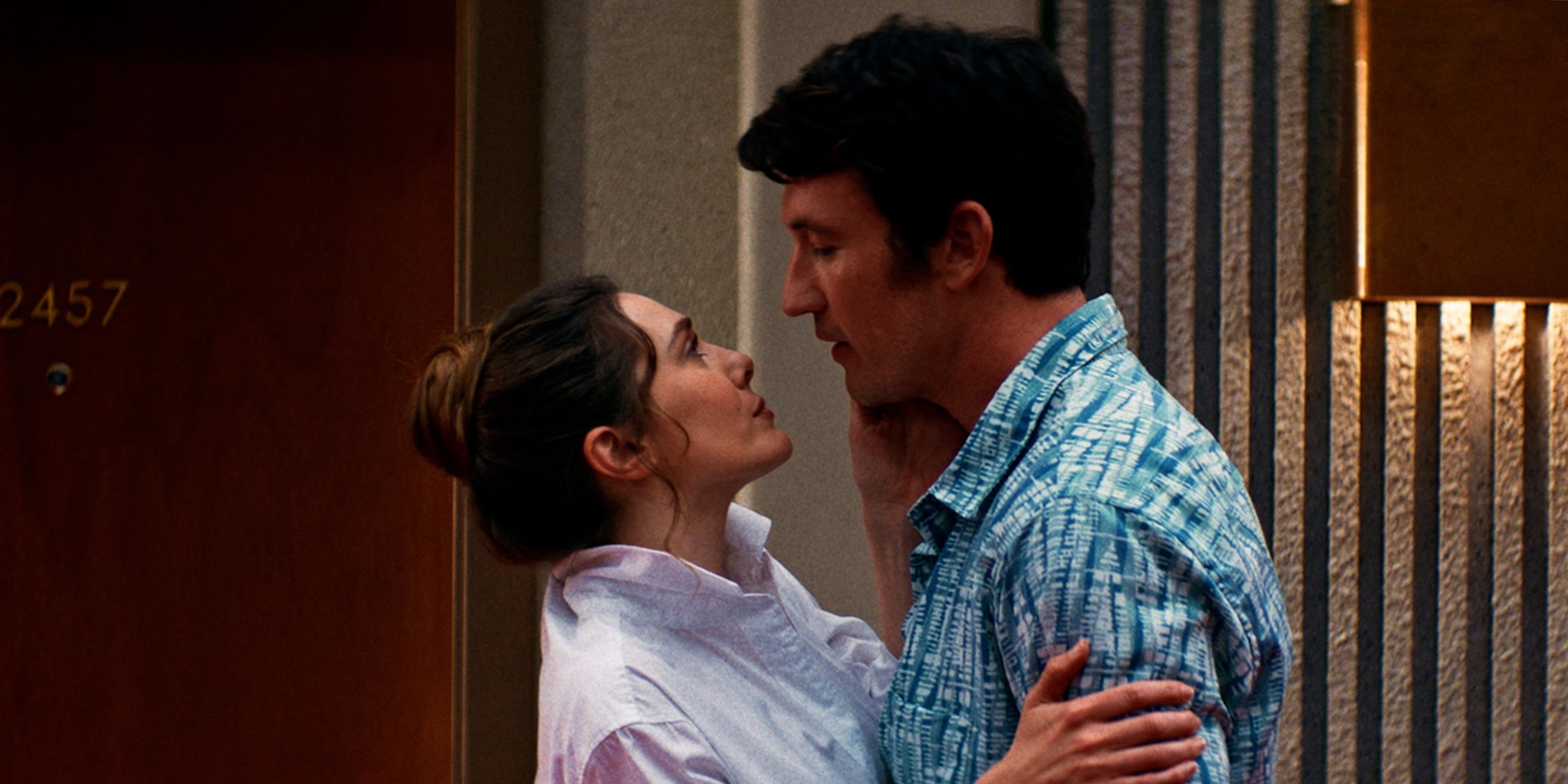 «Вечность» с Элизабет Олсен: драма о выборе между двумя мужчинами